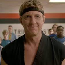 Los más guapos y rudos de cobra kai en mi opinión. 1: Johnny lawrence •Leal  a sus amigos y alumnos •Apasionado y determinado •Se gano el respeto de  algunos de sus antiguos