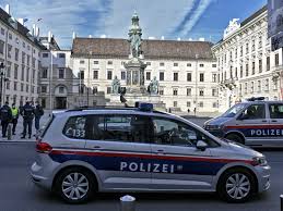 Vol.at erhielt videomaterial von auseinandersetzungen der exekutive mit der antifa bei der großdemo in wien#vorarlberg #nachrichten #aktuell #wien #demo. Yorwnpdvze6cwm