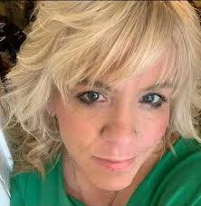 Danette Lee's Instagram, Twitter & Facebook