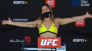 Latest on pannie kianzad including news, stats, videos, highlights and more on espn. Bethe Correia And Pannie Kianzad Official Weigh Ins Ufc Fight Night Whittaker Vs Till Youtube