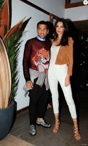 Where do i send my cv? as english. Veja As Roupas Mais Excentricas Ja Usadas Por Daniel Alves Lance