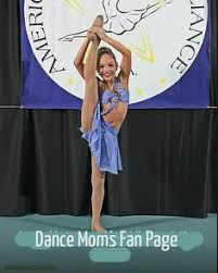 Résultat de recherche d'images pour "maddie ziegler gym"