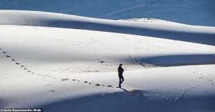 Parts of saudi arabia were blanketed by snow on friday, especially in the northwestern regions such as the dahr mountains. Ice Blankets The Sahara Desert While Snow Falls In Saudi Arabia Where Temperature Has Dropped To 2c Readsector