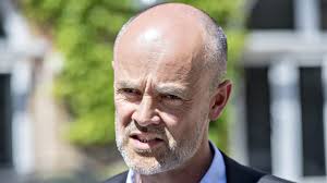 Vognmand risikerer fængsel: Tiltalt i sag om slumlejr