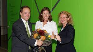Nicola spirig og helen jenkins ved triathlon i verdensmesterskabet i madrid. Sponsoring Nicola Spirig Und Erdgas Verlangern Zusammenarbeit