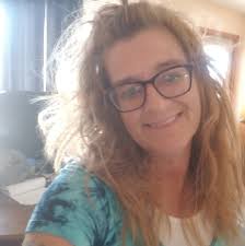 A million years ago, I ate in a tiny little Thai restaurant in Traverse  City that looked like a strip mall laundromat from the road. It was the  best Thai ever. Anyone