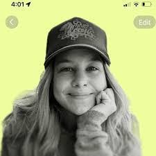 Amber Larimore's Instagram, Twitter & Facebook