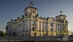 30 other attractions within 0.3 miles. Vor 20 Jahren Vom Reichstagsgebaude Zum Bundestag Archiv