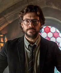 Who is a better criminal mastermind Raymond Reddington (blacklist) Walter  white (breaking bad) Professor (Money Heist) Michael Scofield (Prison Break)