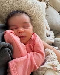 1 month of our little chunk and our hearts couldn't be more full. You're  our whole entire world Miss Margo 🌏