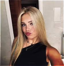 Phoebe Sweet's Instagram, Twitter & Facebook