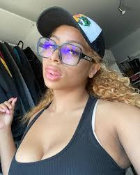 Reni Johnson's Instagram, Twitter & Facebook