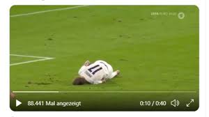 Im viertelfinale gegen belgien um den rechtzeitig genesenen kevin de bruyne gewannen die italiener. U 2rsksi L9g M