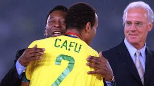 Carlos eduardo dos santos galvão bueno, mais conhecido como galvão bueno (rio de janeiro, 21 de julho de 1950), é um empresário, narrador, radialista e apresentador esportivo brasileiro. Final Da Copa De 2002 No Domingo Tera Cafu Kaka E Vampeta Na Tv Veja