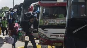 Nak kata long distance, perjalanan 5km je, tp sbb jalan byk keta, halaju keta dlm 10km/j je, sape2 tau kenapa? Suhu Tubuh 37 3 Celcius Nggak Boleh Naik Kereta Walau Kantongi Tes Antigen