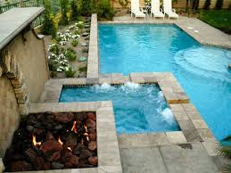 Whirlpool Mit Direktem Anschluss Zum Pool Schwimmbad Designs Whirlpool Garten Whirlpool