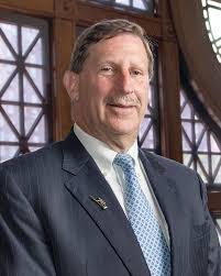 Kelly Vartanian's Instagram, Twitter & Facebook