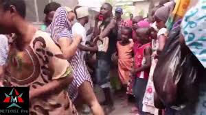 Mambo ya uswahilini / wadada wanawake wakicheza uchi kwenye kigodoro uswahilini. Kigodoro Wacheza Uchi Youtube Cloudy Girl Pics