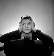 Coco chanel a decedat la varsta de 87 de ani, pe 10 ianuarie 1971. 15 Interesting Facts About Coco Chanel Lagan Randhawa Medium Coco Chanel Pictures Coco Chanel Fashion Coco Chanel Quotes