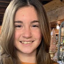 Elizabeth Bostrom's Instagram, Twitter & Facebook