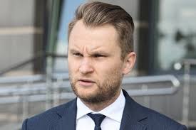 Ksiądz do posła KO: Zapraszam na Rakowiecką