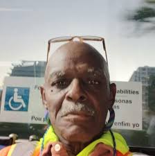 Who would you choose? 🏈