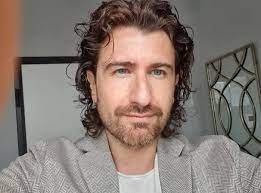 His birth sign is virgo and his life path number is 3. Alessandro Siani Facebook