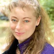 Anna Meek's Instagram, Twitter & Facebook