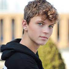 With current industry and the sweet and perfectly innocent look is the primary factor that shot this boy to the limelight. Teens Boy S Models
