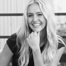 Happiest of birthdays to my little ⭐️ ROCKSTAR ⭐️ sister @isabellakthomas !  I hope you have a birthday that is as AMAZING as you are. ❤️ 💯 percent  recommend utilizing her wealth