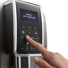 The first and only fully automatic coffee machine with de'longhi truebrew over ice™ coffee technology. De Longhi Dinamica Ecam 359 37 Tb Macchina Caffe Automatica Con Macinacaffe In Offerta Su Prezzoforte
