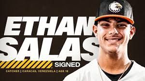 Joven venezolano de 16 años firma contrato millonario con los Padres en  apertura de fichajes de las Grandes Ligas