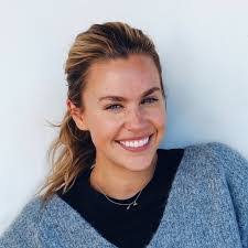 Jillian Sheridan's Instagram, Twitter & Facebook