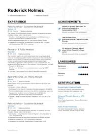 The owl's interactive résumé provides a résumé sample on which you can click each section to learn more about how to compose that particular section of your résumé. Download Policy Analyst Resume Example For 2021 Enhancv Com