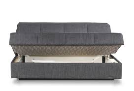 Se ti serve un divano letto comodo per dormire da usare ogni giorno, è indispensabile che la trasformazione richieda solo poche e semplici mosse, o ti ridurrai a non richiuderlo più … se il letto va usato solo occasionalmente, privilegia la comodità di seduta del divano : Il Divano Letto Non Passa Mai Di Moda Arredamenti E Mobili Brianza Arienti Arreda