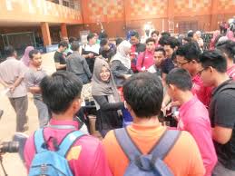 Najib tun abdul razak sambil diperhatikan oleh menteri sumber manusia, datuk dr. Ump Malaysia On Twitter Ceo Faculty With Dato Seri Ir Azman Bin Mohd Are You Here With Us Umpians