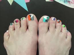 Spring glade with pretty flowers: 50 Cute Toe Nail Designs To Flaunt Pretty Nails Checopie