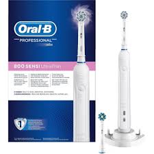 Mouillez la brossette et appliquez du dentifrice. Oral B Brosse A Dents Electrique Professional 800 Sensi Ultra Thin