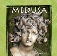 Medusa (World Mythology) : Niz, Xavier, Bowman, Laurel: Amazon.in: Books