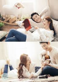 You Are Home To Me Engagement Session At Home Foto Perkawinan Foto Tunangan Foto Pernikahan Lucu
