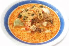 Minyak dipanaskan sedikit, tumis bumbu halus, salam. Resep Lontong Sayur Betawi Untuk Menu Lebaran