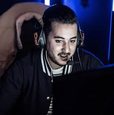 Gotaga is a french streamer and gaming content creator, and a pro cod player. Gotaga Fortnite Settings Keybinds Config Gear Setup 2021