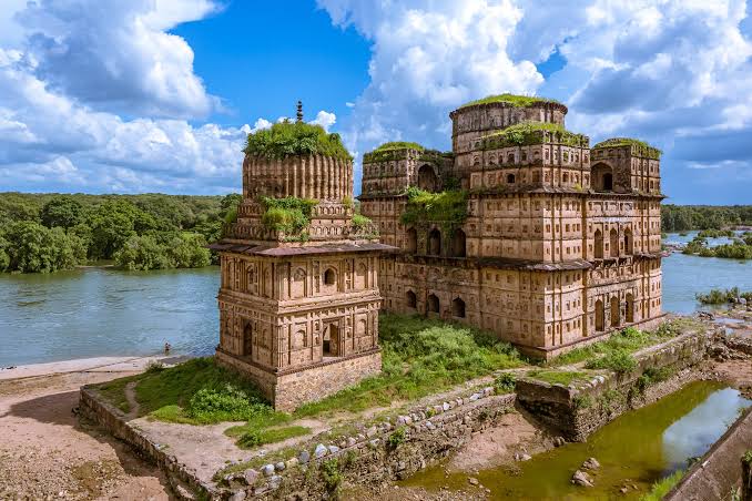 Orchha Heritage Town Image 3