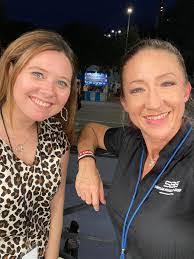 Amanda Jeffords's Instagram, Twitter & Facebook