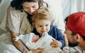 Mourão tentou colocar panos quentes na situação ao exonerar o assessor envolvido no caso, ricardo roesch morato filho. Ja Nasceu O Segundo Filho De Cesar Mourao Movenoticias