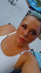 Amber Mcnew's Instagram, Twitter & Facebook