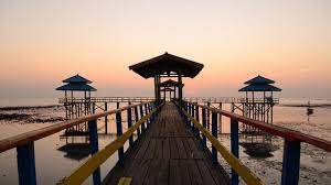 Sepertinya harga ini tergantung tingkat keramaian pengunjung pantai kenjeran lama. 4 Wisata Bahari Surabaya Nikmati Keindahan Perairan Di Tengah Kota Surabaya Liputan6 Com
