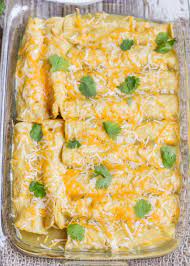 You can certainly use flour tortillas like a lot of white chicken enchilada recipes do, but i prefer the texture and flavor of corn. Best Green Chile Chicken Enchiladas Video Lil Luna