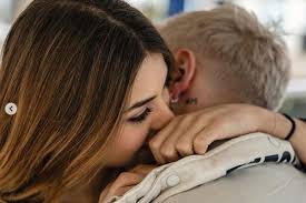 Tra biondo e emma, pare così che non vi sia una semplice rapporto di colleghi allievi nella scuola di amici 2018, ma qualcosa di più con una complicità pare anche che tra i due allievi della squadra del fuoco ci sia anche stato un bacio, ma sono solo rumors perchè nulla sarebbe accaduto davanti alle. Emma A Biondo 365 Giorni Dopo Siamo Ancora Qui