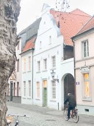 Auswahl an anbietern für brautkleider und brautmode in krefeld mit fotos, preisen und bewertungen von bräuten. Marchenhafte Eroffnungsgala Schwedische Brautmode In Krefeld Sanna Lindstrom